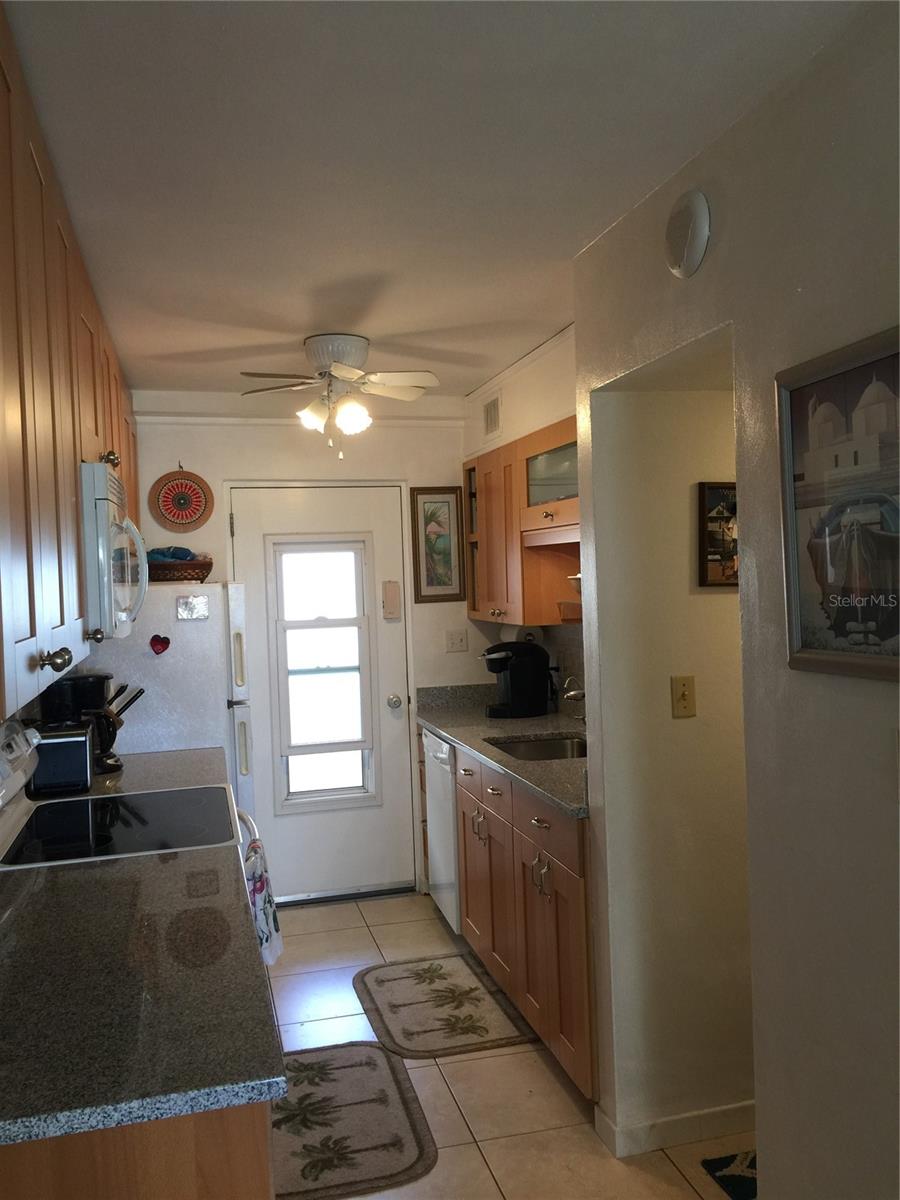 GULFSTREAM TOWERS - Residential Lease