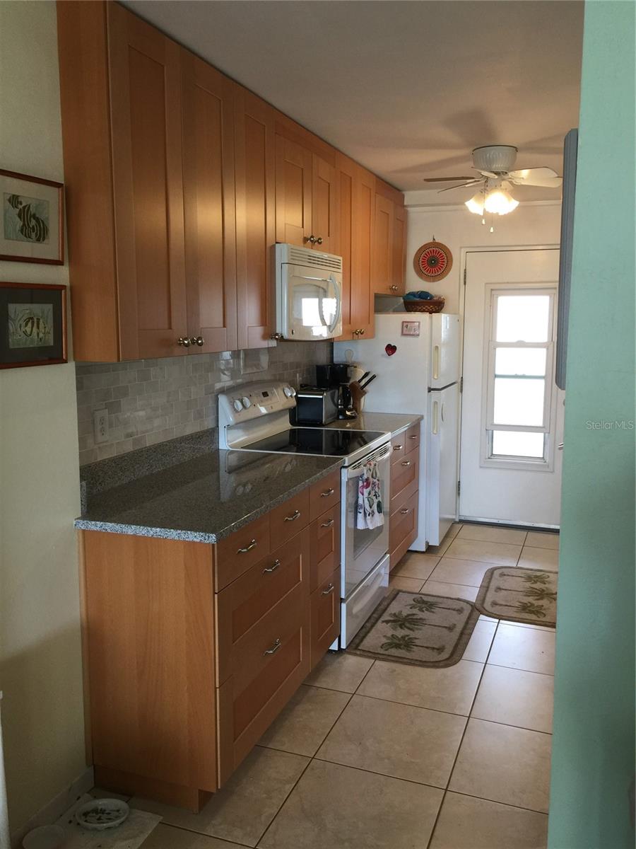 GULFSTREAM TOWERS - Residential Lease