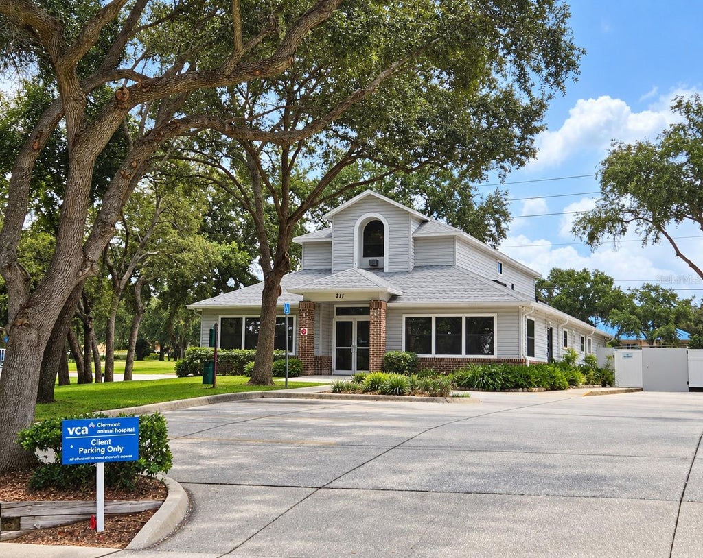 Photo of 211 N Us 27 Highway, Clermont, FL 34711 (MLS # G5117769)