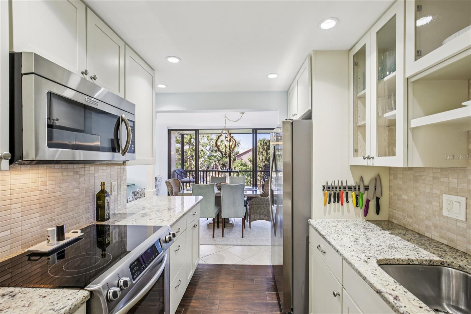 SANDY COVE IV - Residential