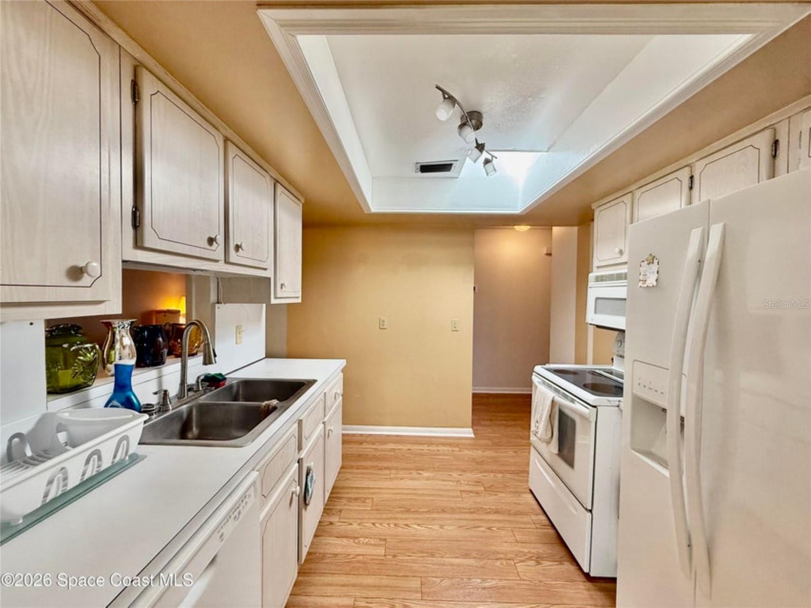 SHERWOOD ESTATES - Residential