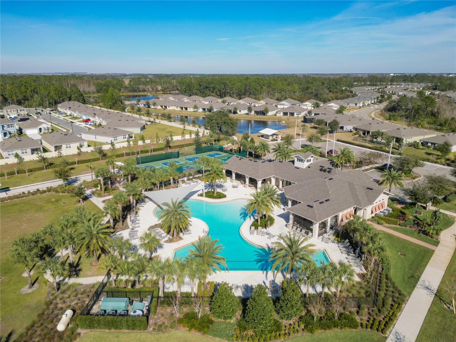 PALMS/SERENOA PH 3 - Residential