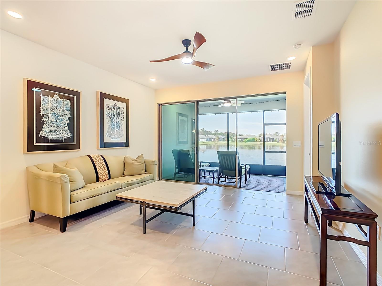 PALMS/SERENOA PH 3 - Residential