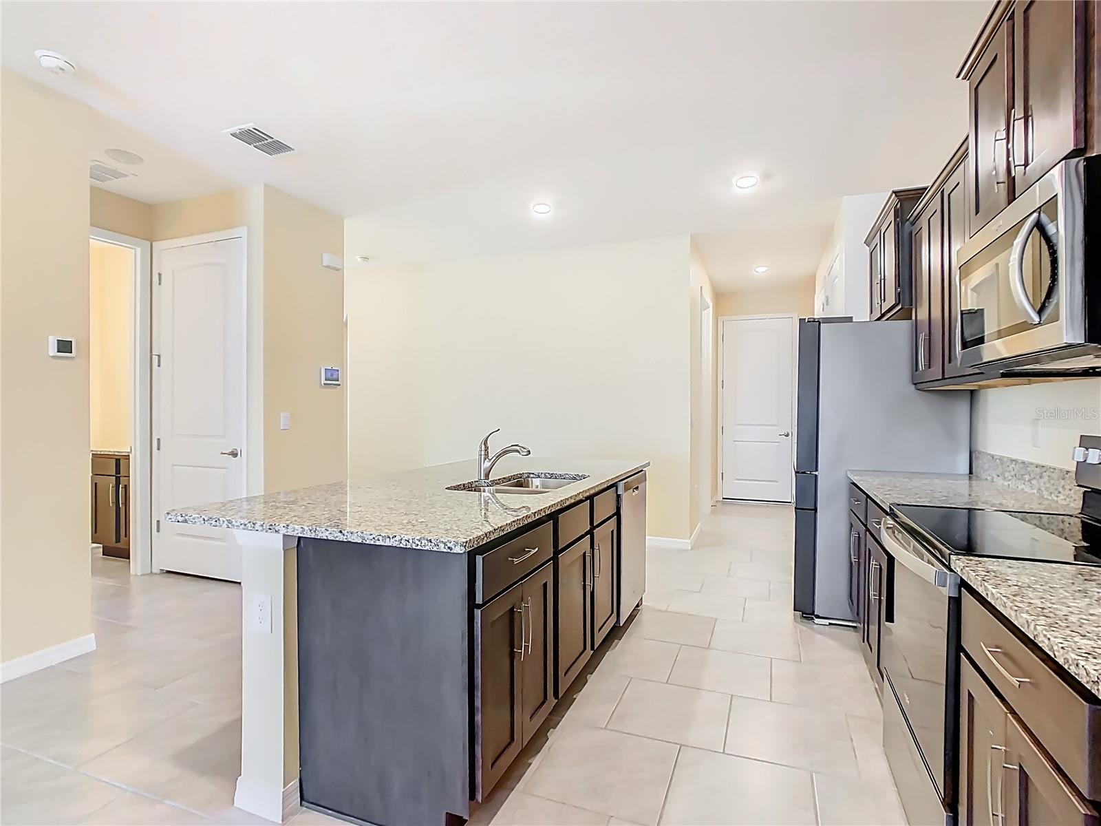 PALMS/SERENOA PH 3 - Residential