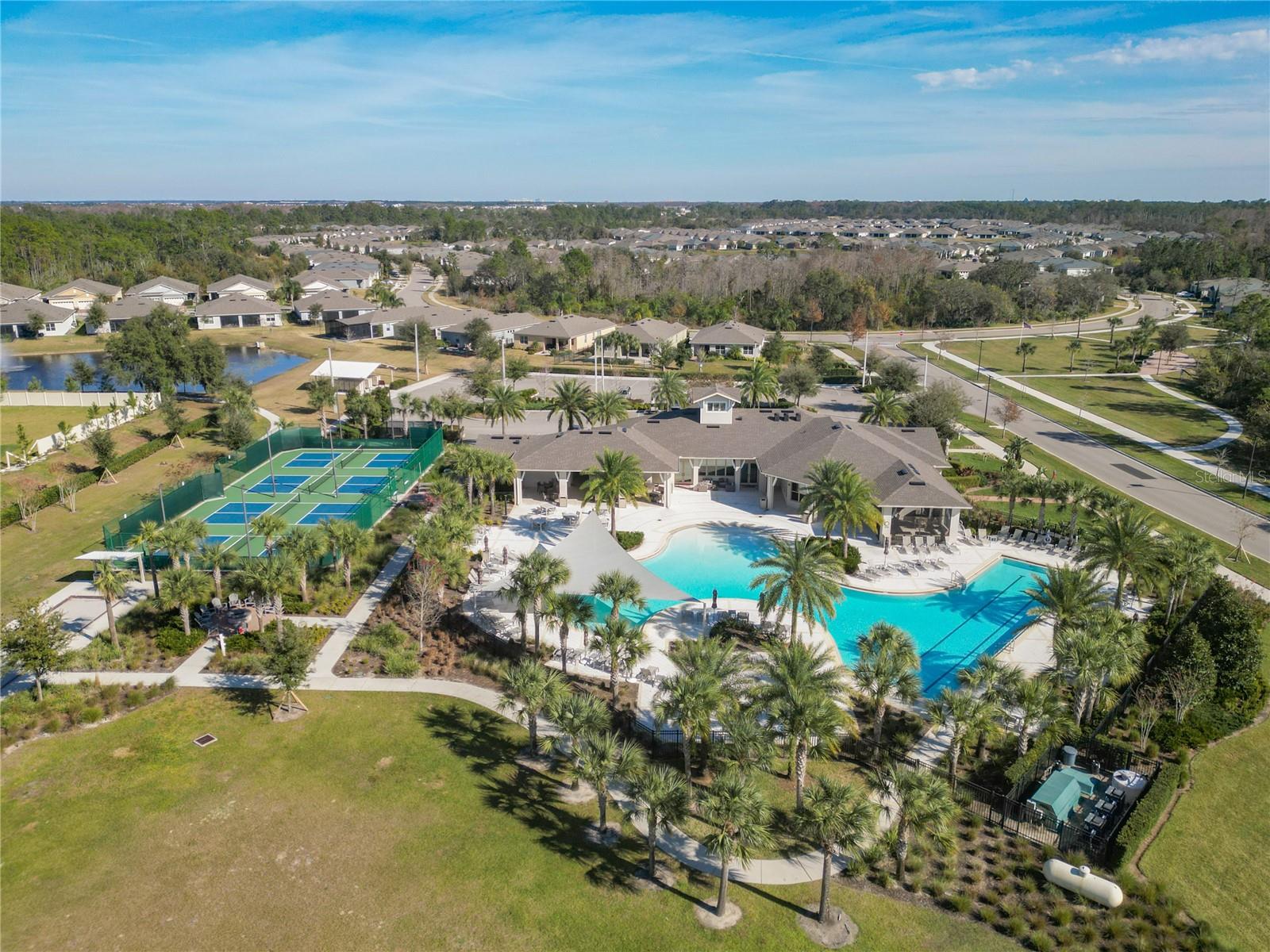 PALMS/SERENOA PH 3 - Residential