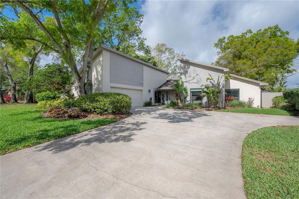 Photo of 14204 Ashburn Place, Tampa, FL 33624 (MLS # TB8487247)