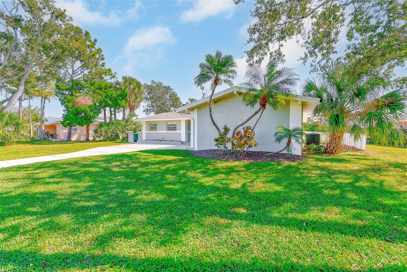 SEMINOLE LAKE GOLF & COUNTRY CLUB ESTATES - Residential Lease