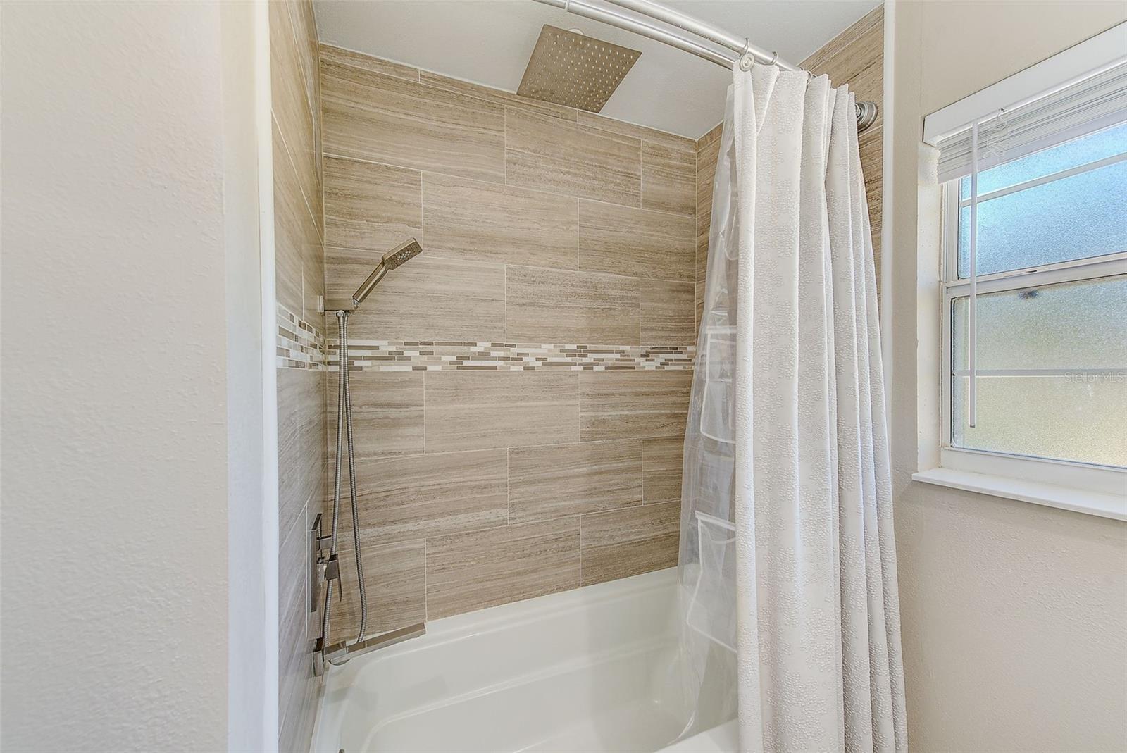 SEMINOLE LAKE GOLF & COUNTRY CLUB ESTATES - Residential Lease