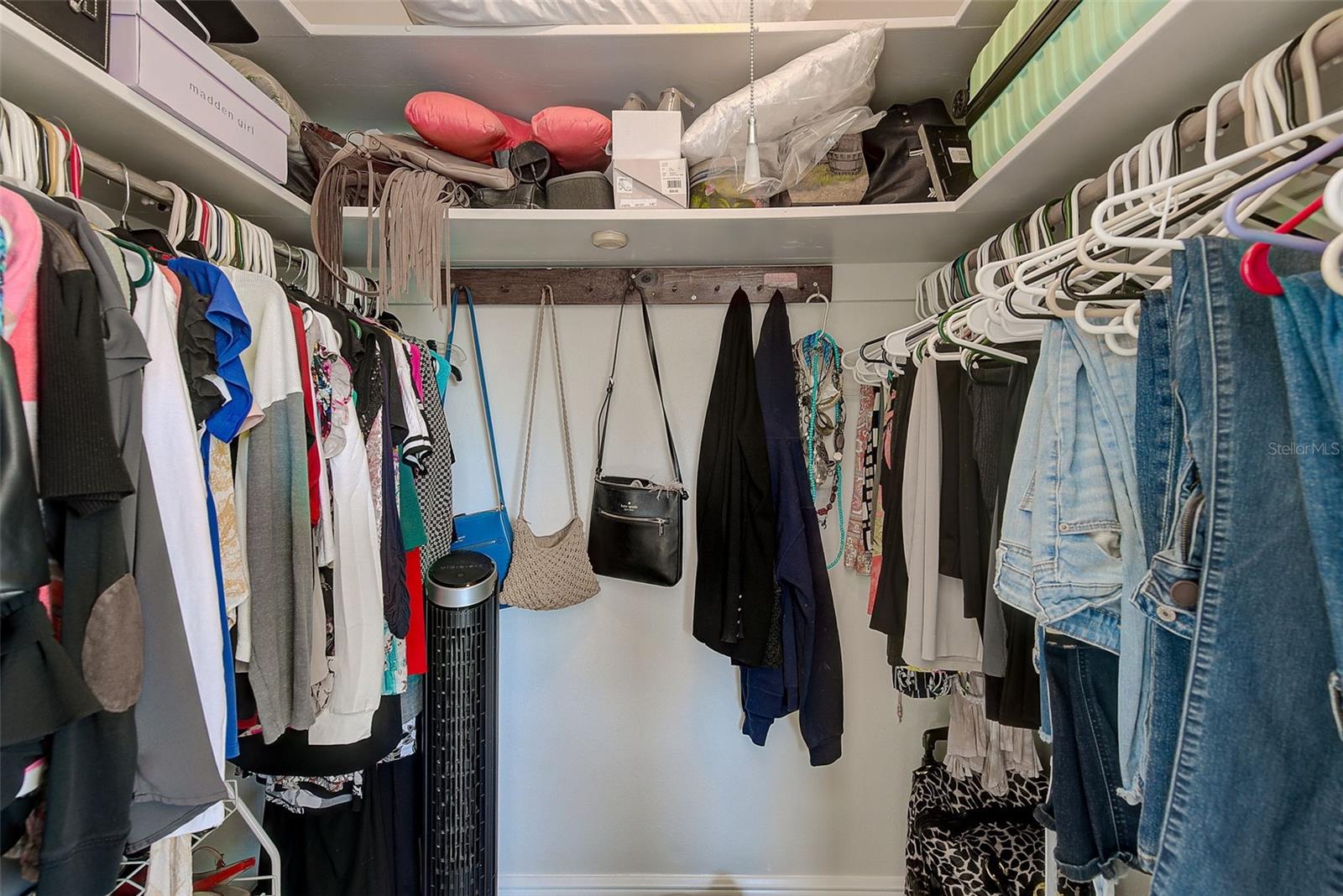 SEMINOLE LAKE GOLF & COUNTRY CLUB ESTATES - Residential Lease