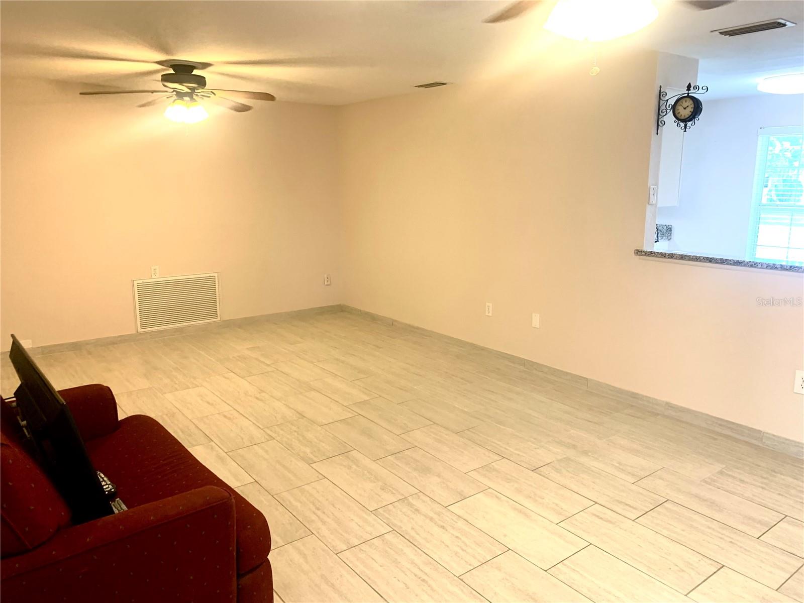 RIDGEWOOD ESTATES ADD 07 RESUB 01 - Residential Lease