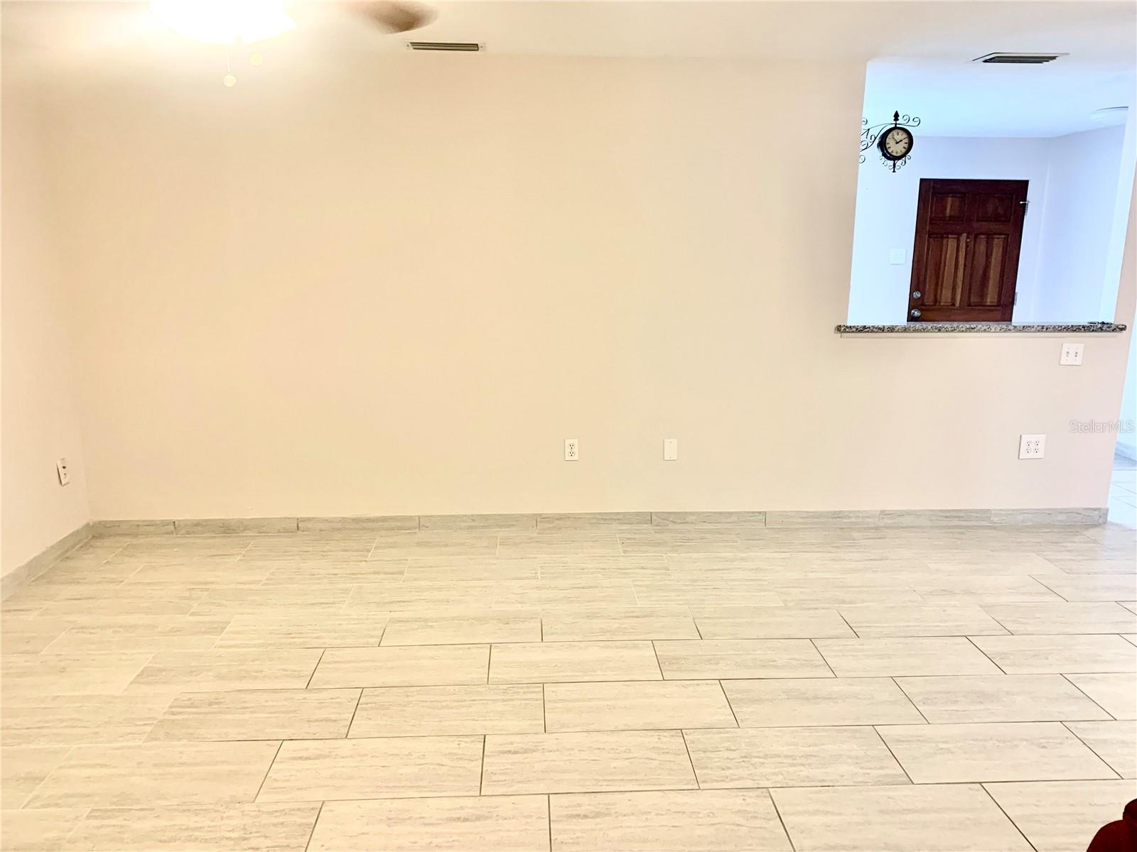 RIDGEWOOD ESTATES ADD 07 RESUB 01 - Residential Lease