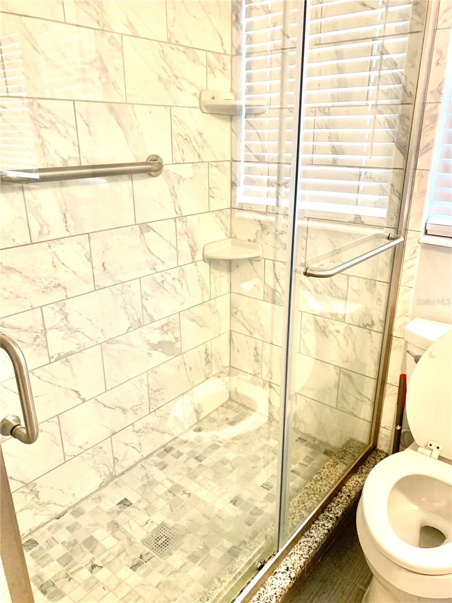 RIDGEWOOD ESTATES ADD 07 RESUB 01 - Residential Lease