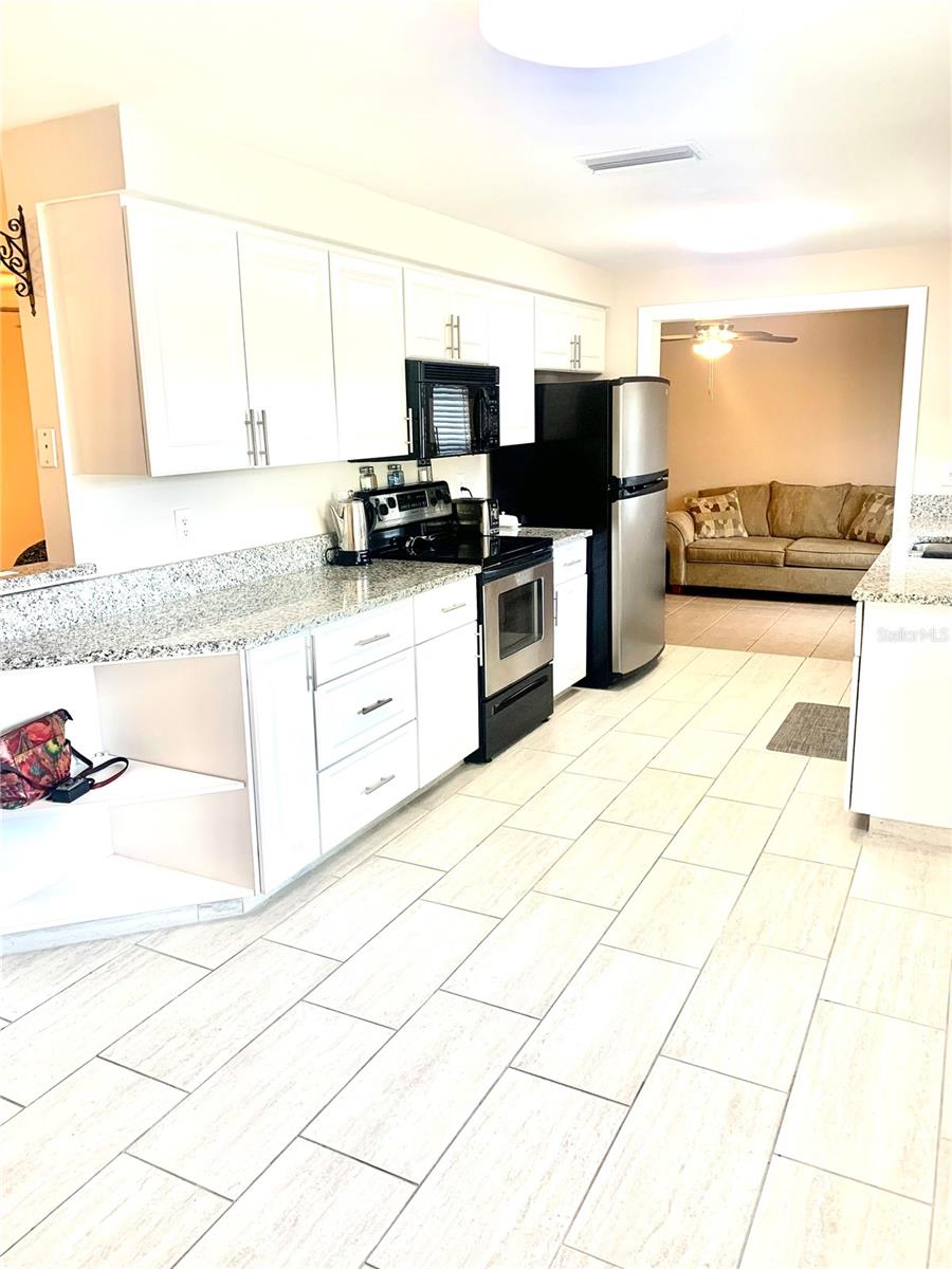 RIDGEWOOD ESTATES ADD 07 RESUB 01 - Residential Lease