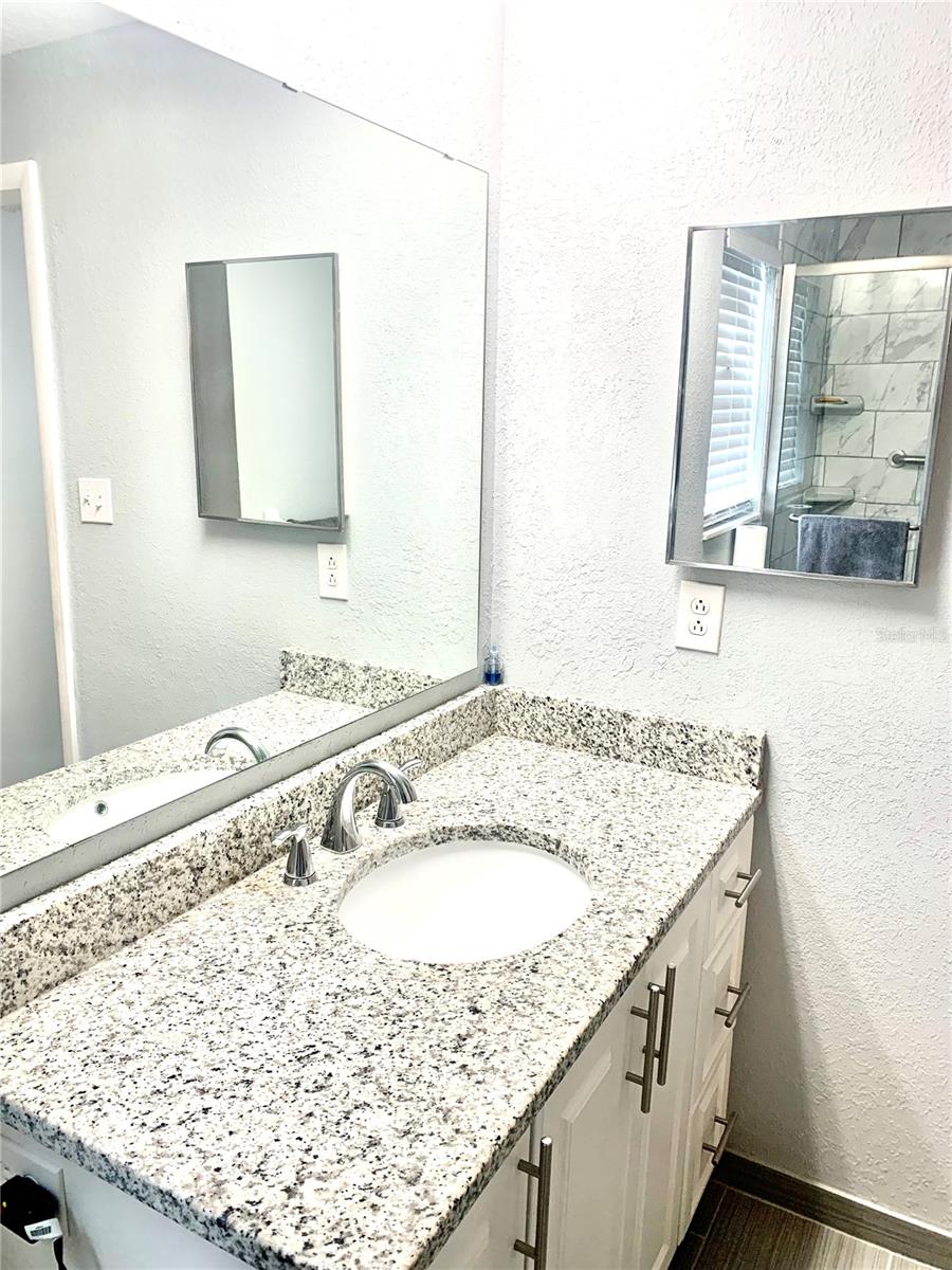 RIDGEWOOD ESTATES ADD 07 RESUB 01 - Residential Lease