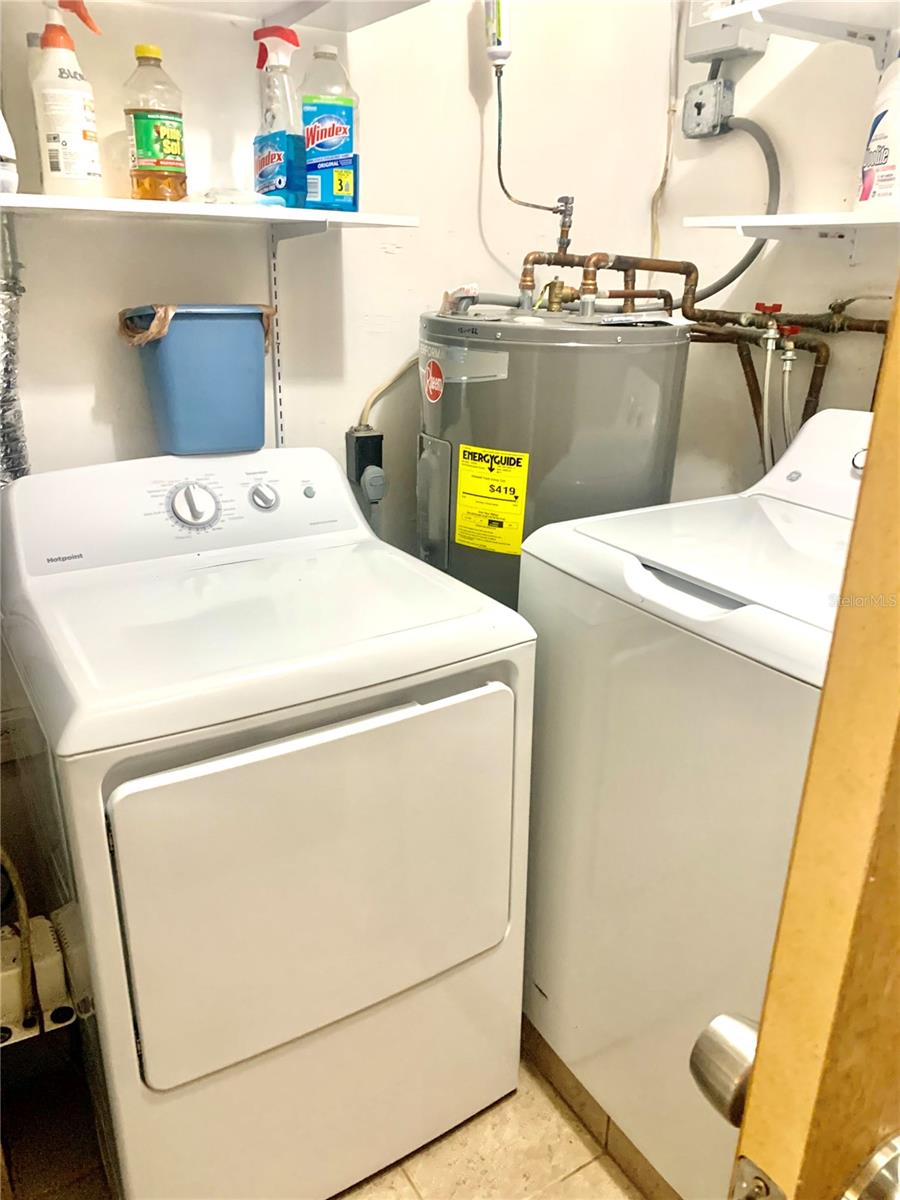 RIDGEWOOD ESTATES ADD 07 RESUB 01 - Residential Lease