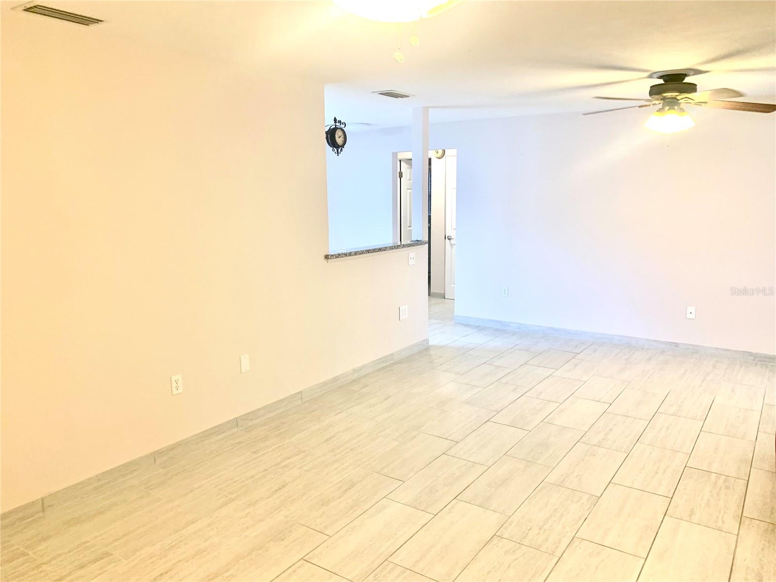 RIDGEWOOD ESTATES ADD 07 RESUB 01 - Residential Lease