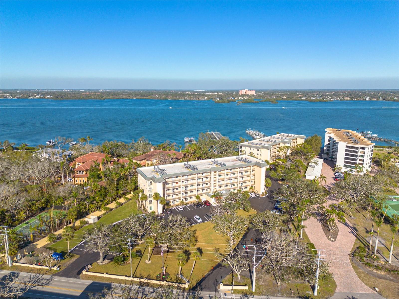 BAY TREE CLUB - Residential