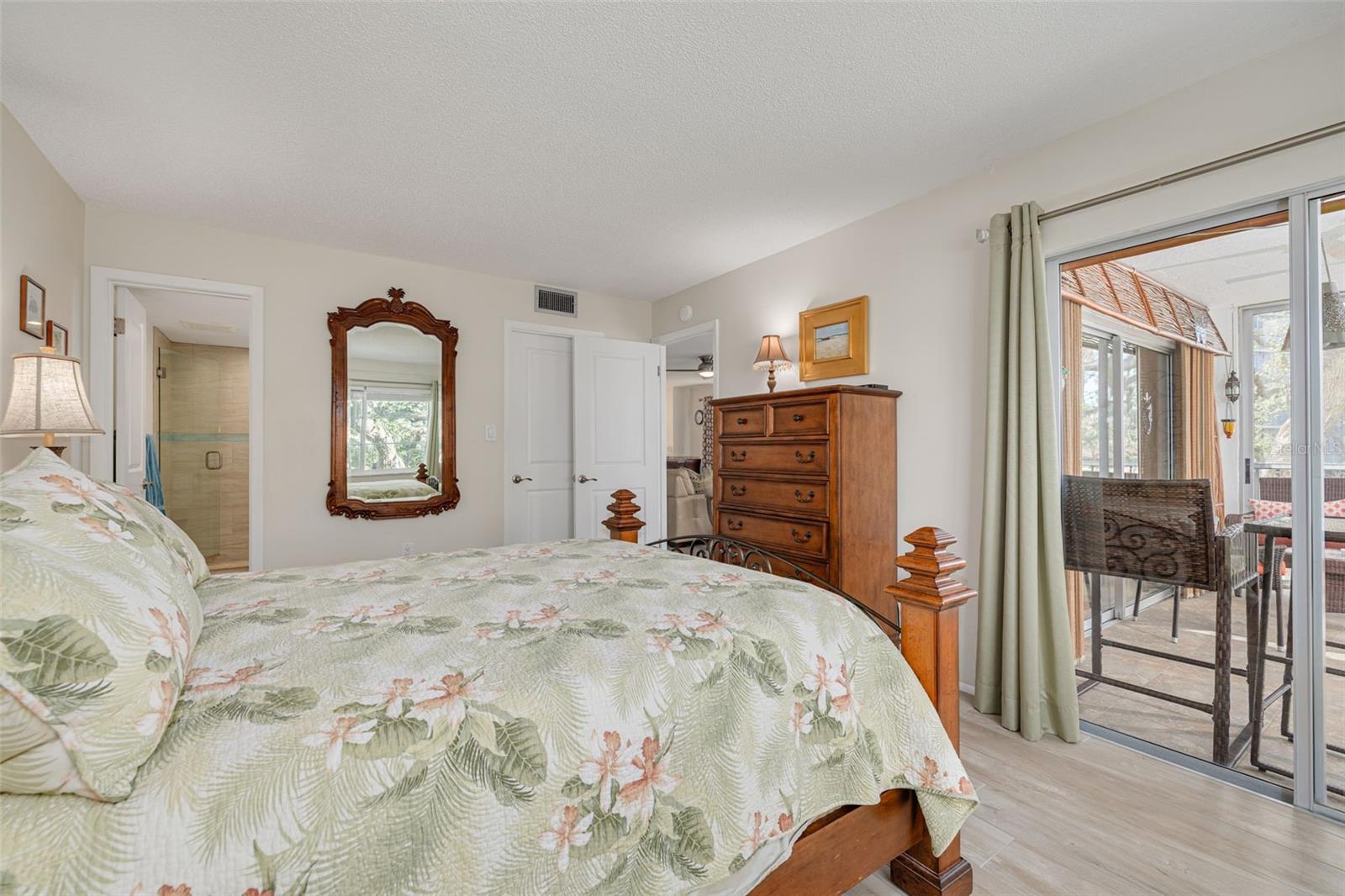 BAY TREE CLUB - Residential