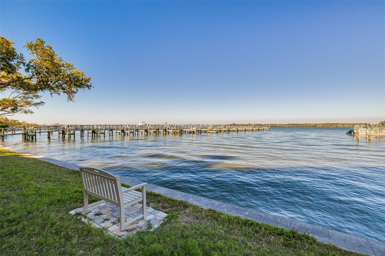 BAY TREE CLUB - Residential