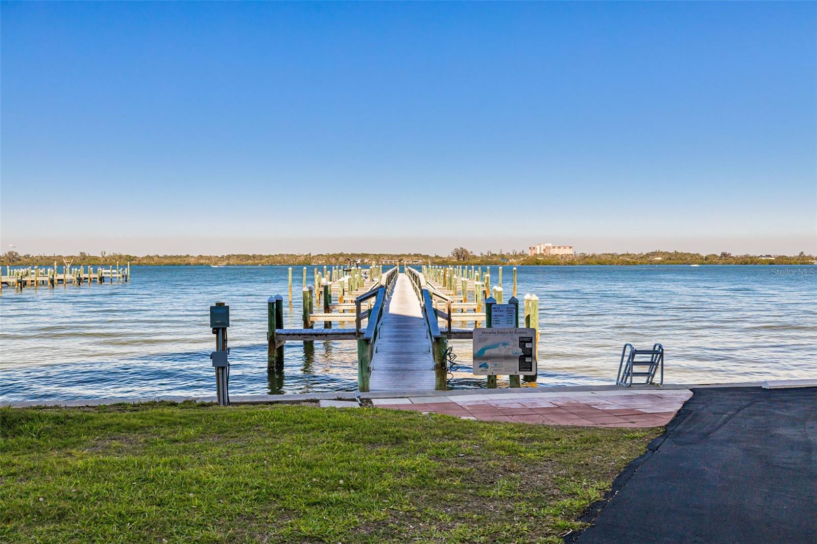 BAY TREE CLUB - Residential