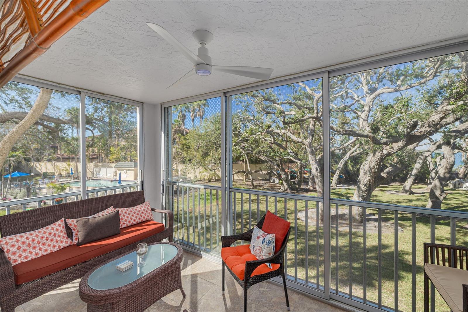 BAY TREE CLUB - Residential