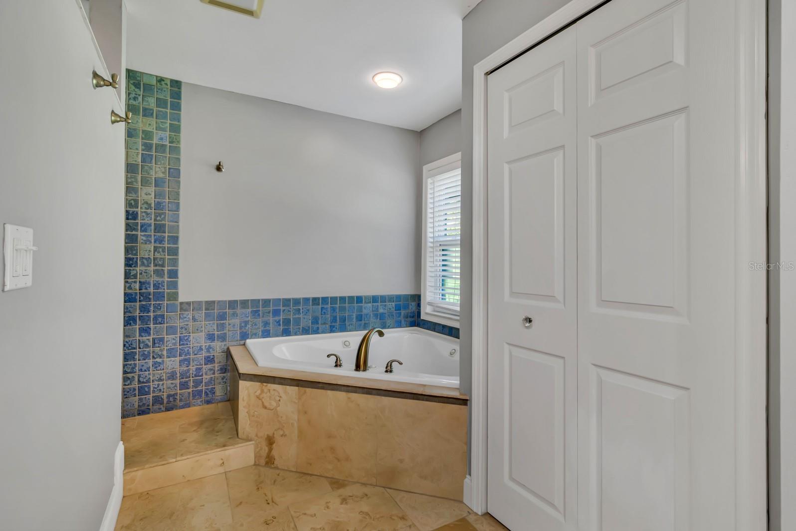 PONKAN PINES - Residential