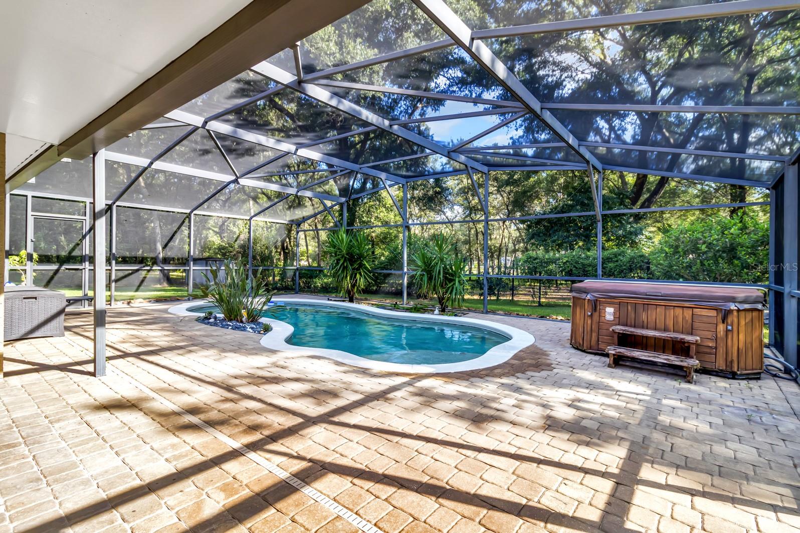 PONKAN PINES - Residential