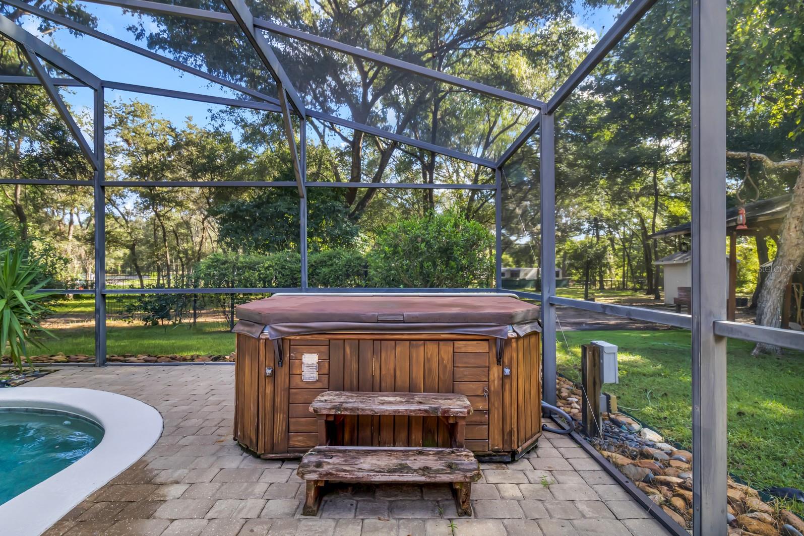 PONKAN PINES - Residential