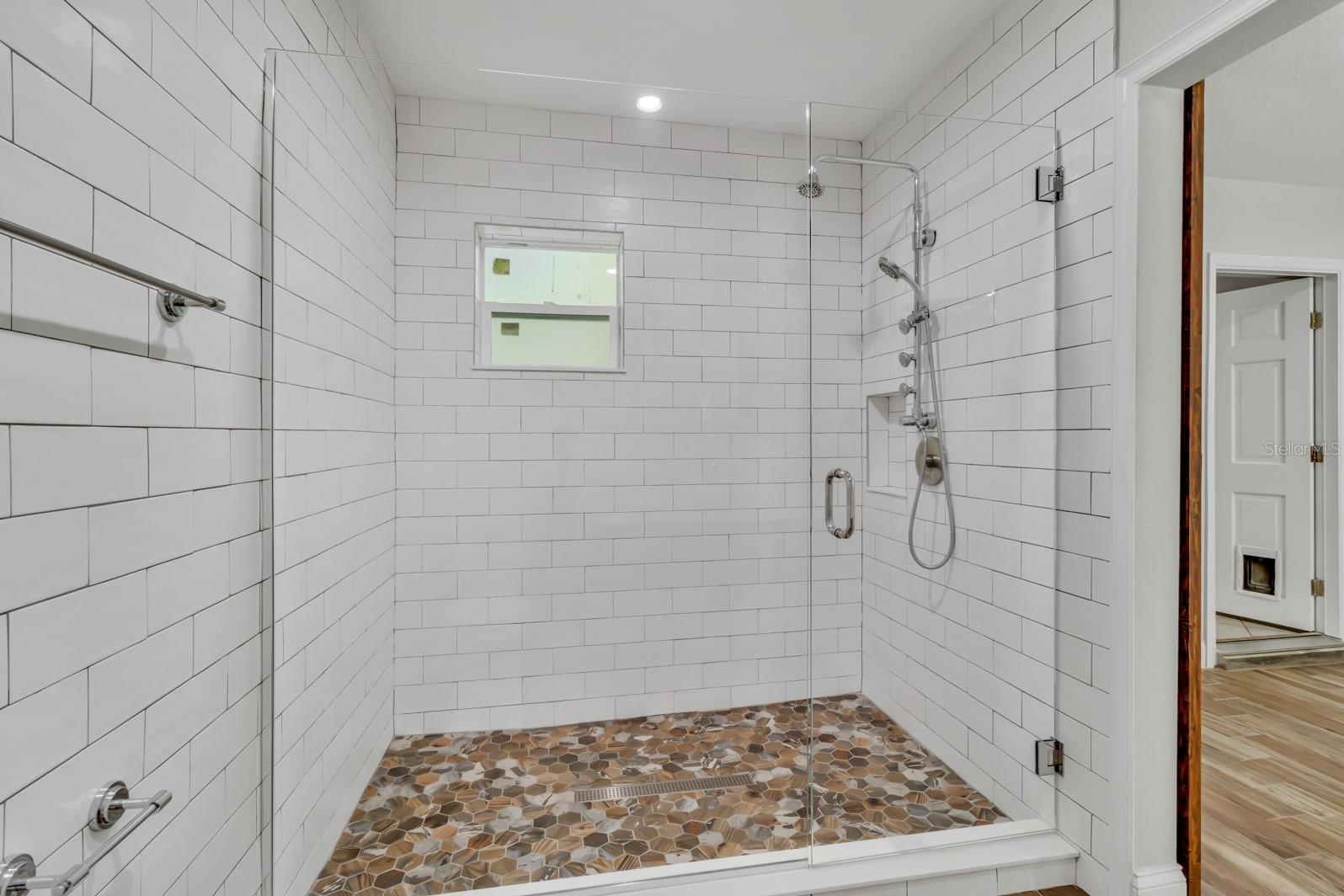 PONKAN PINES - Residential