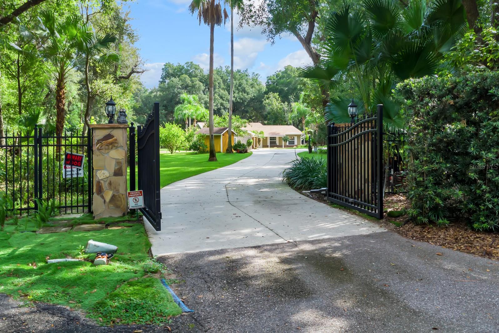 PONKAN PINES - Residential