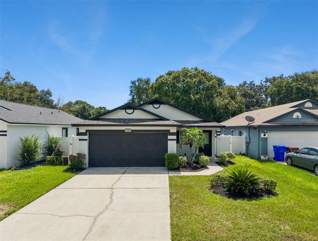 Photo of 1320 Oak Grove Court, Kissimmee, FL 34744 (MLS # O6441949)
