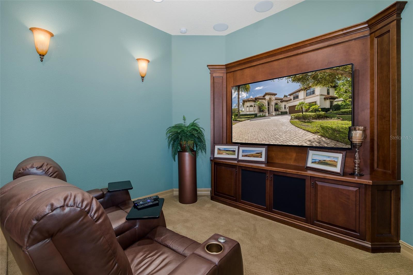 CHAMPIONS CLUB - Residential