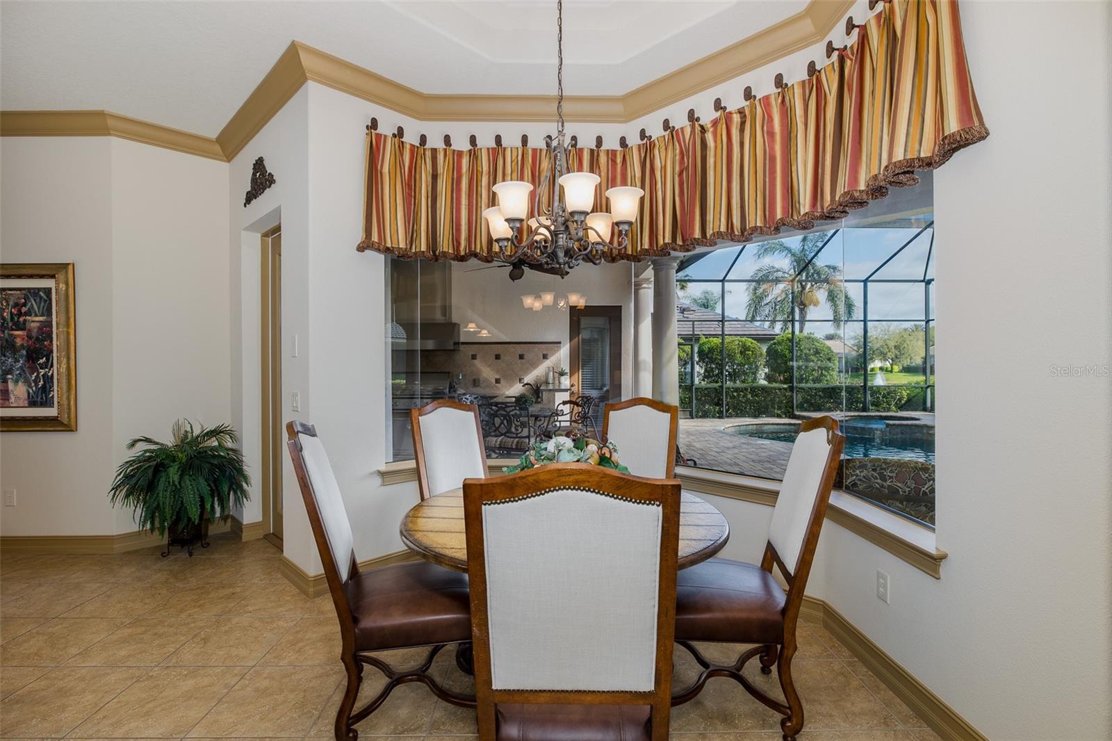 CHAMPIONS CLUB - Residential