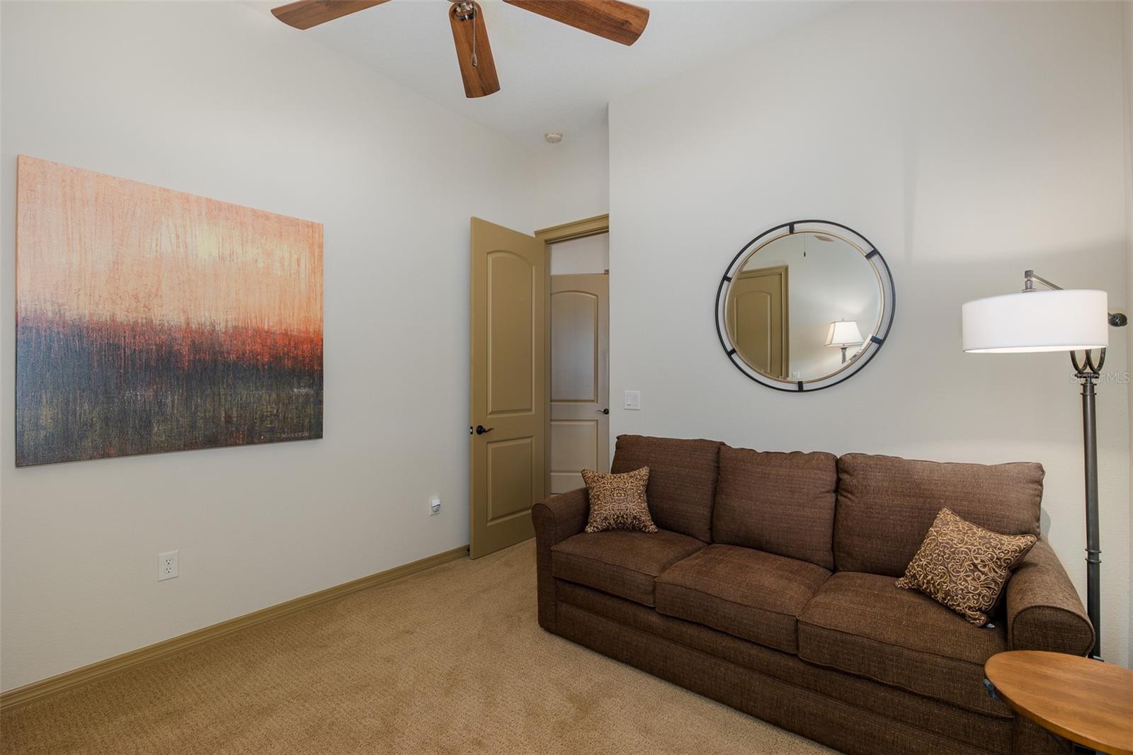 CHAMPIONS CLUB - Residential