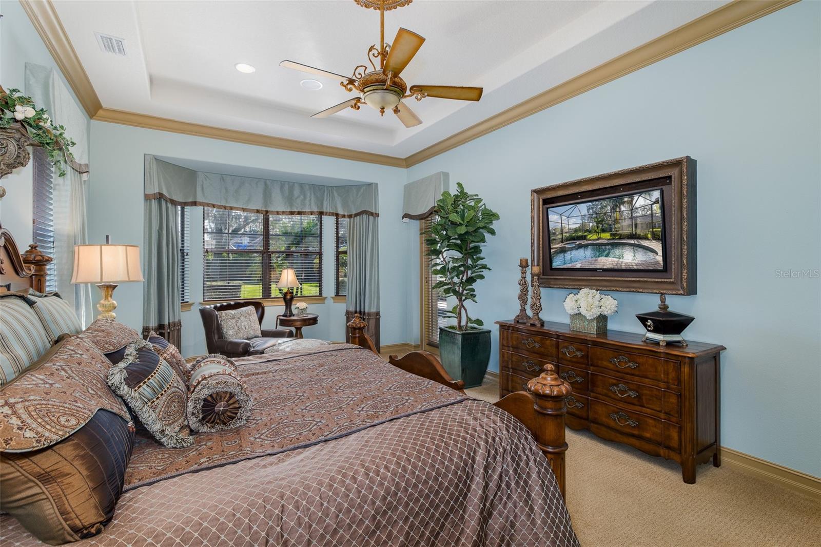 CHAMPIONS CLUB - Residential