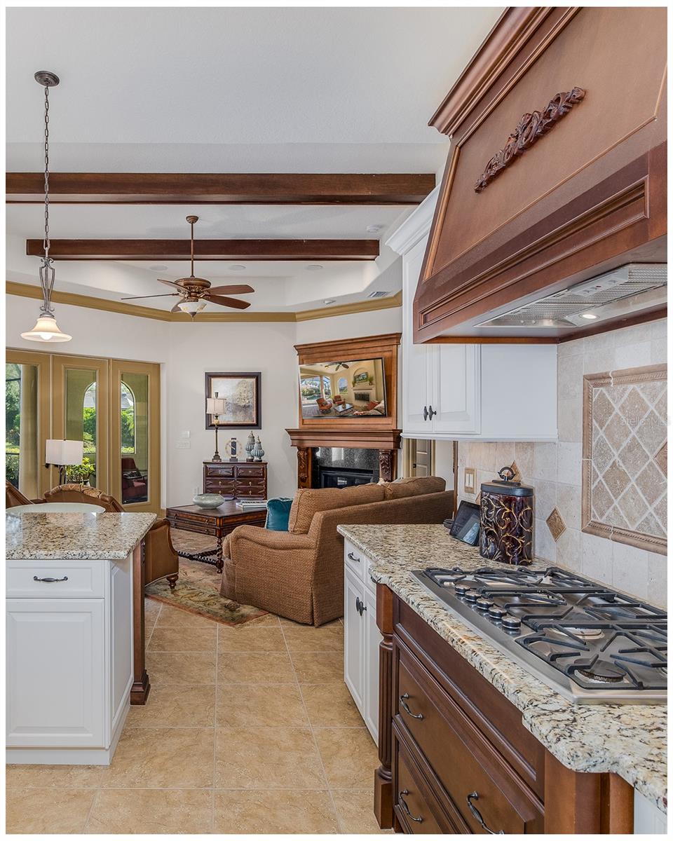 CHAMPIONS CLUB - Residential