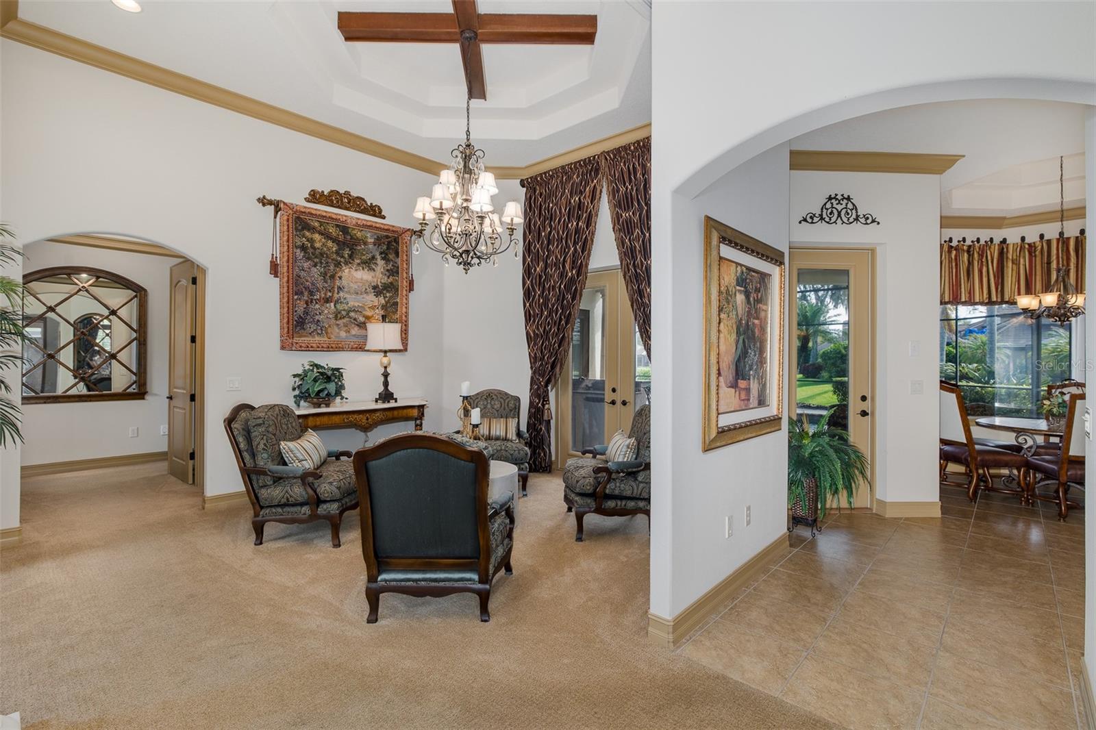 CHAMPIONS CLUB - Residential