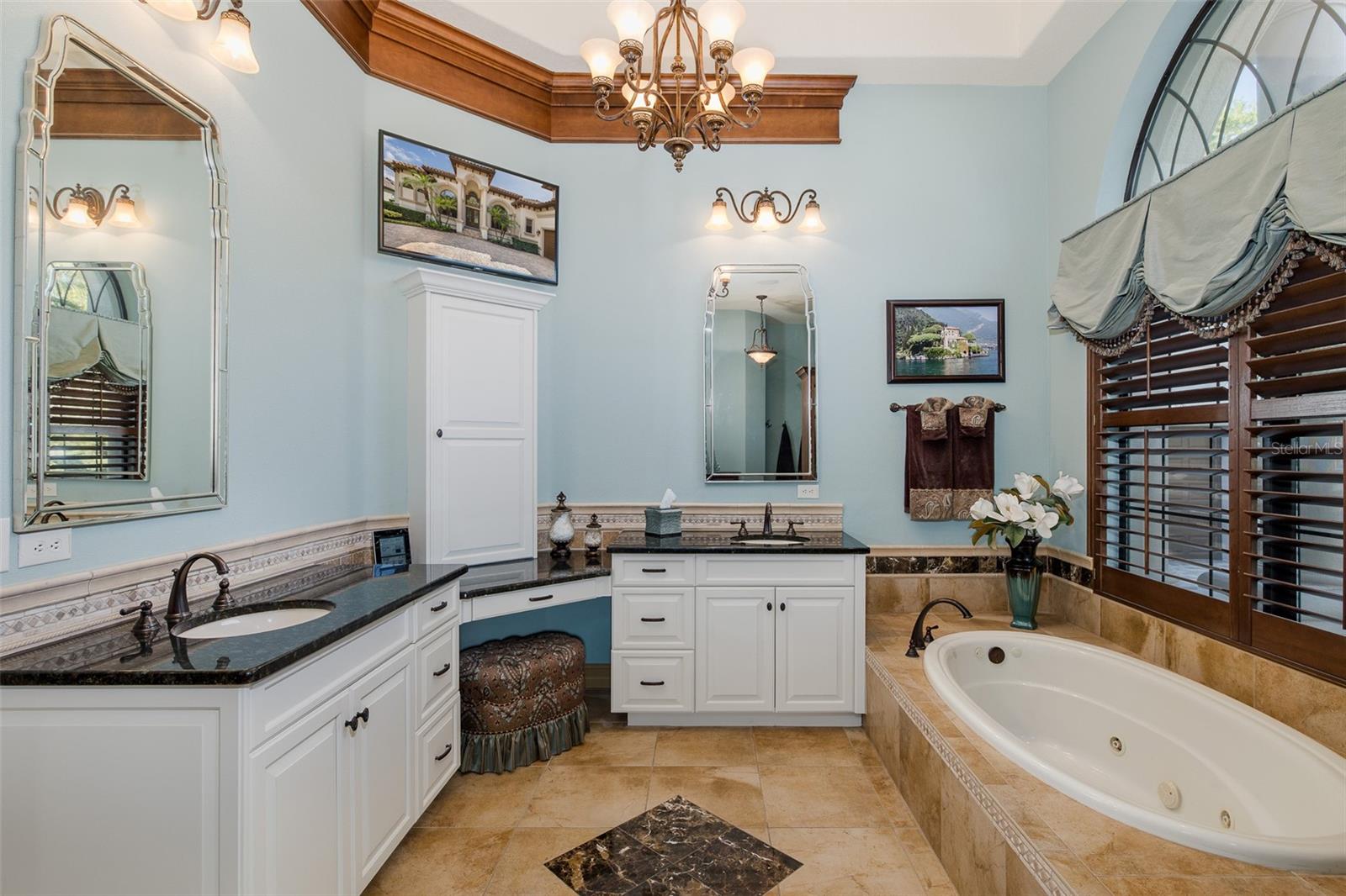 CHAMPIONS CLUB - Residential