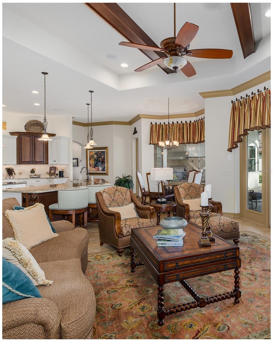 CHAMPIONS CLUB - Residential