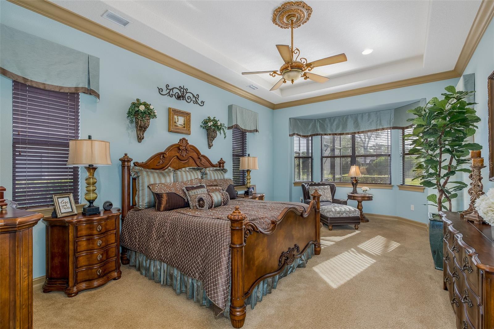 CHAMPIONS CLUB - Residential