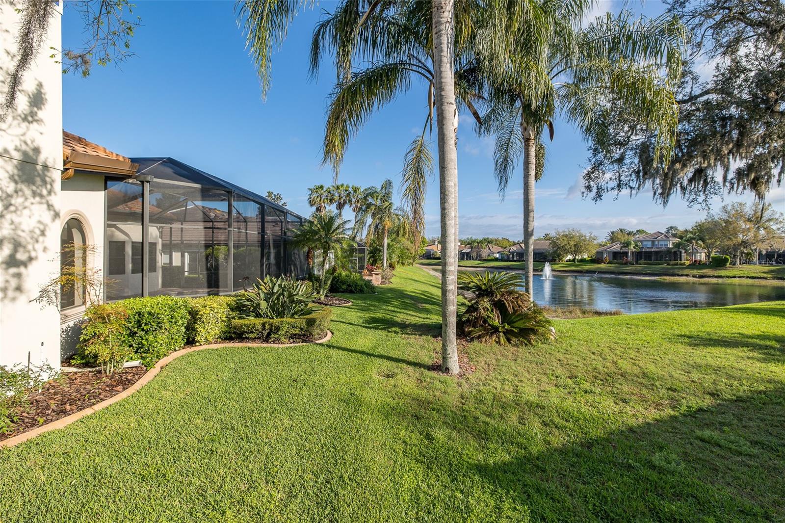 CHAMPIONS CLUB - Residential