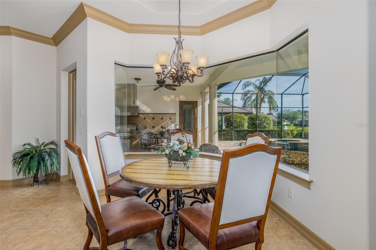 CHAMPIONS CLUB - Residential