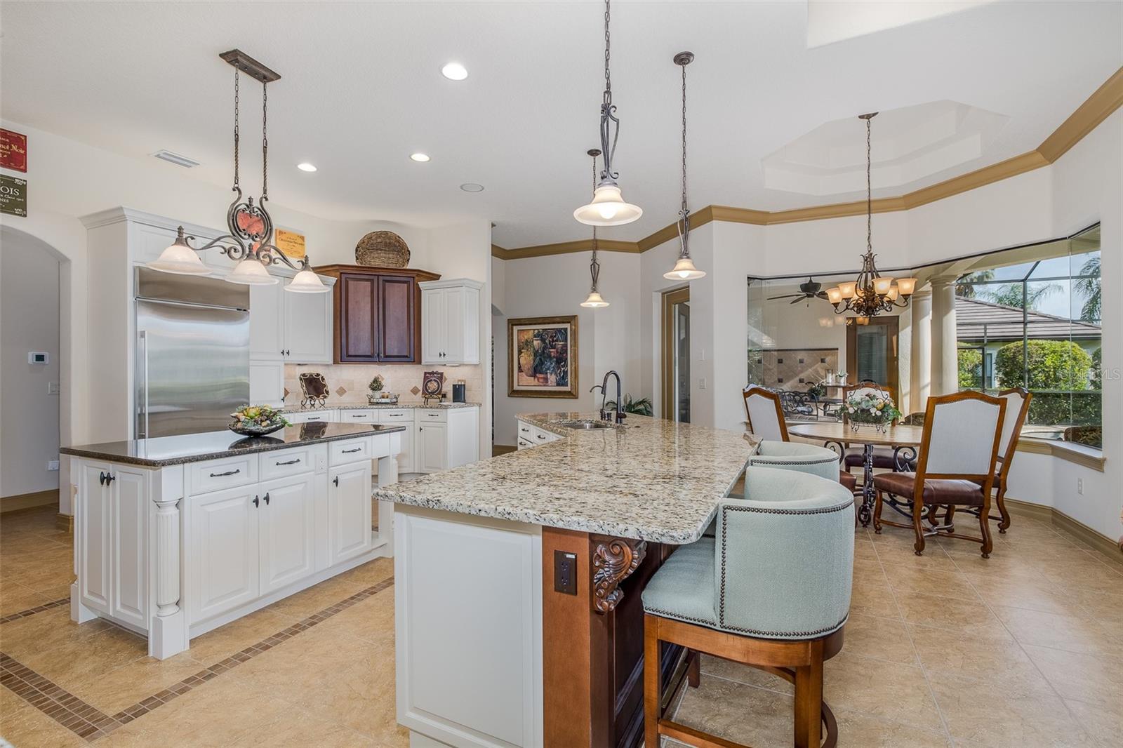 CHAMPIONS CLUB - Residential