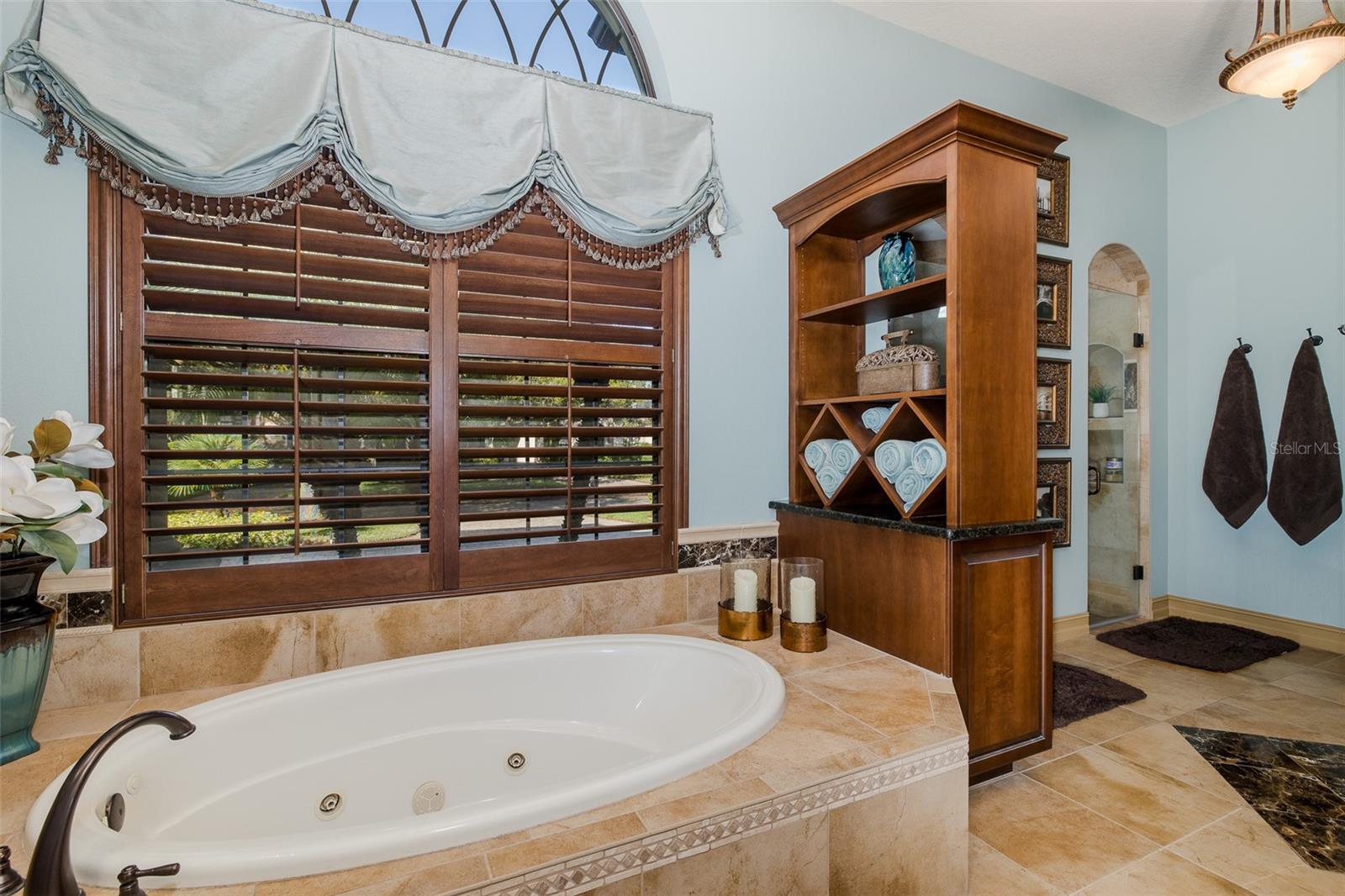 CHAMPIONS CLUB - Residential