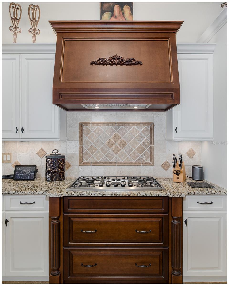 CHAMPIONS CLUB - Residential