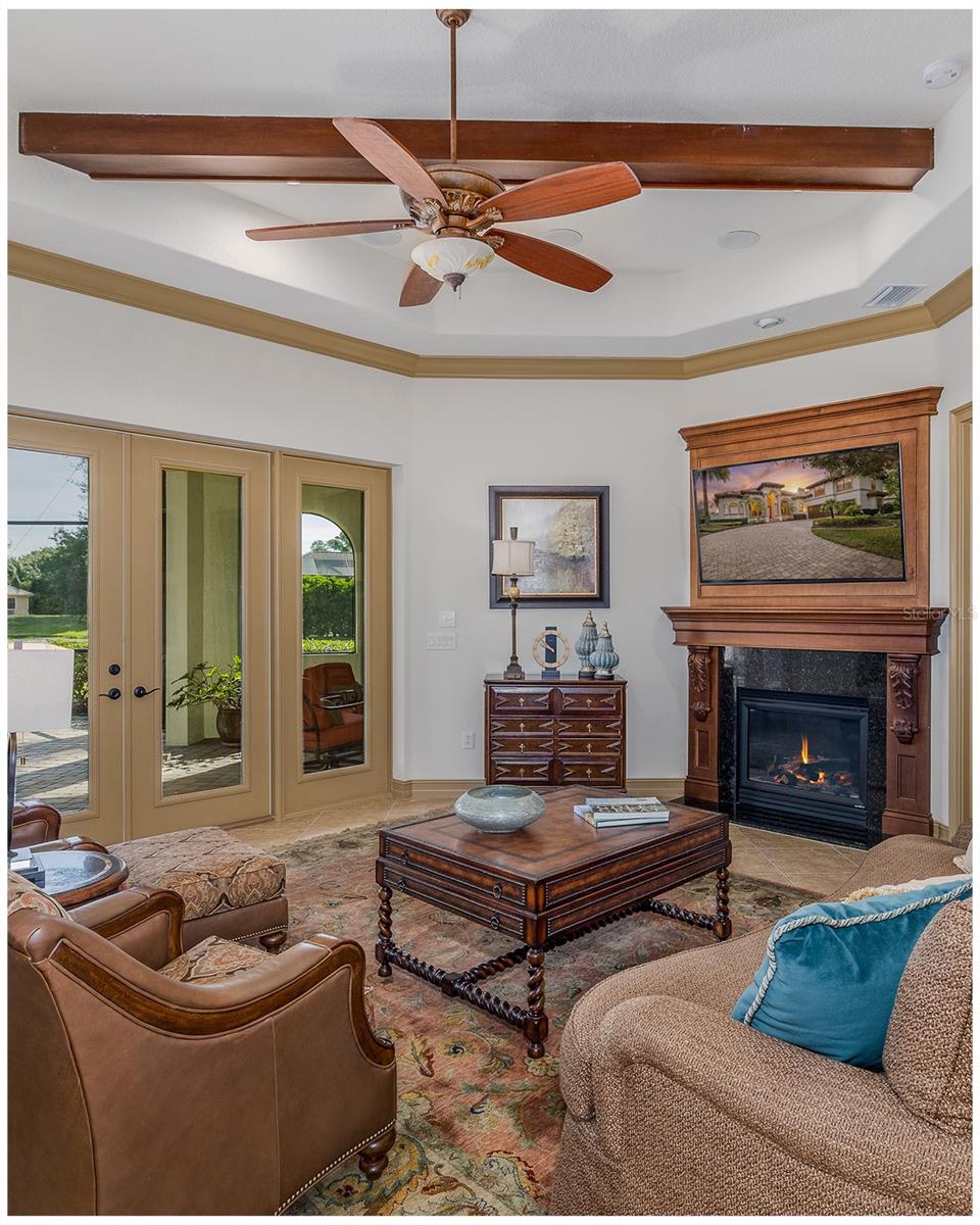 CHAMPIONS CLUB - Residential