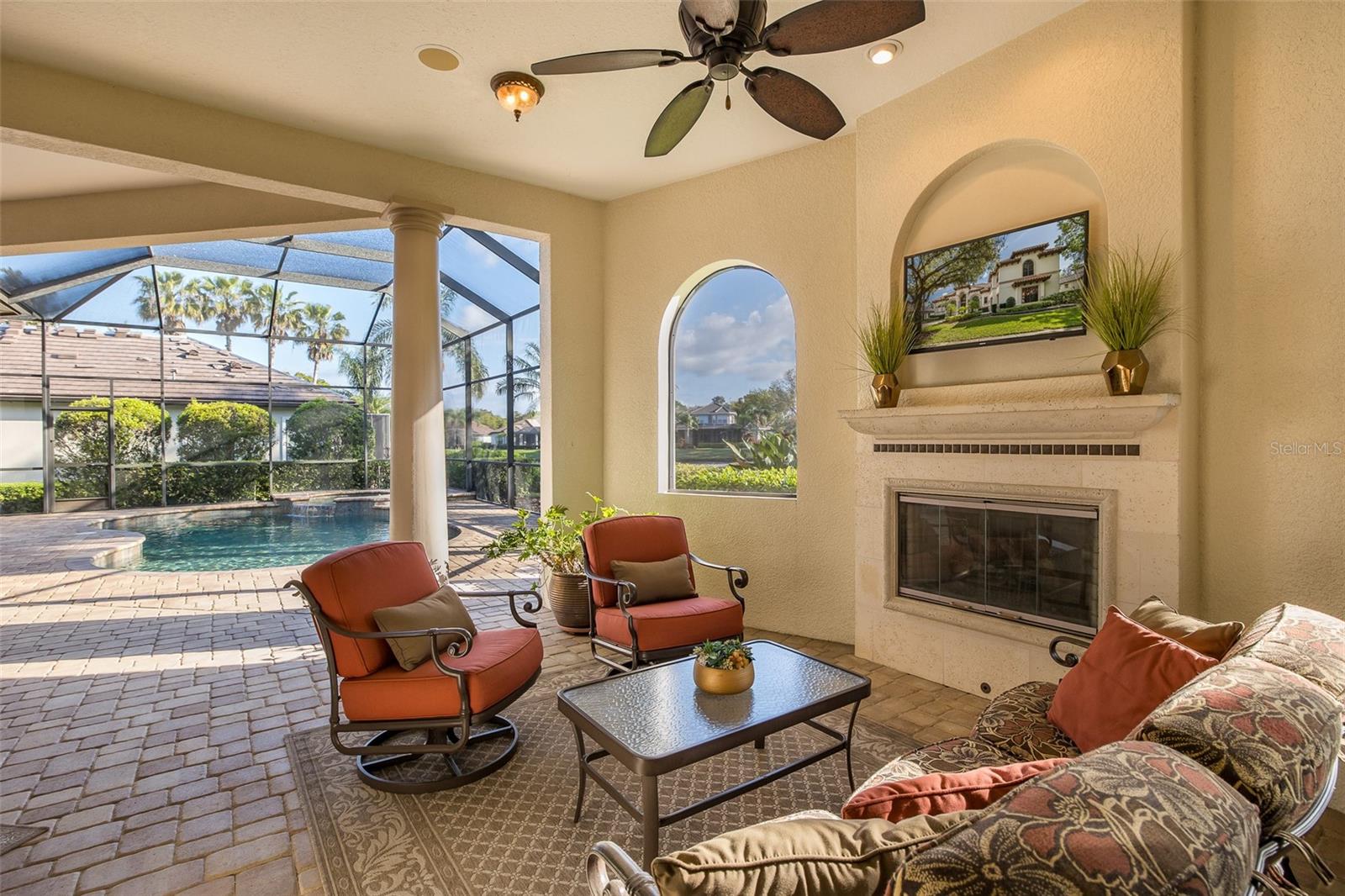 CHAMPIONS CLUB - Residential