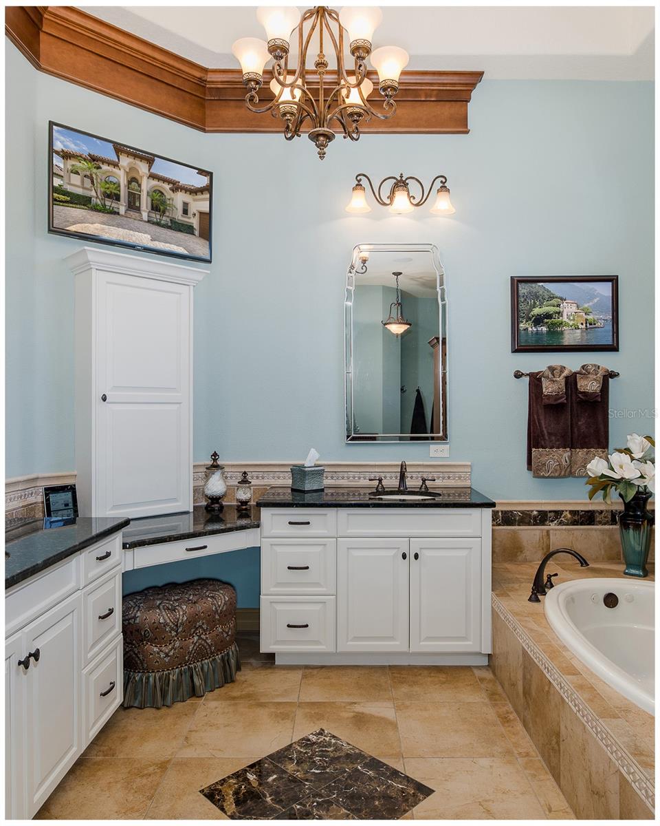 CHAMPIONS CLUB - Residential