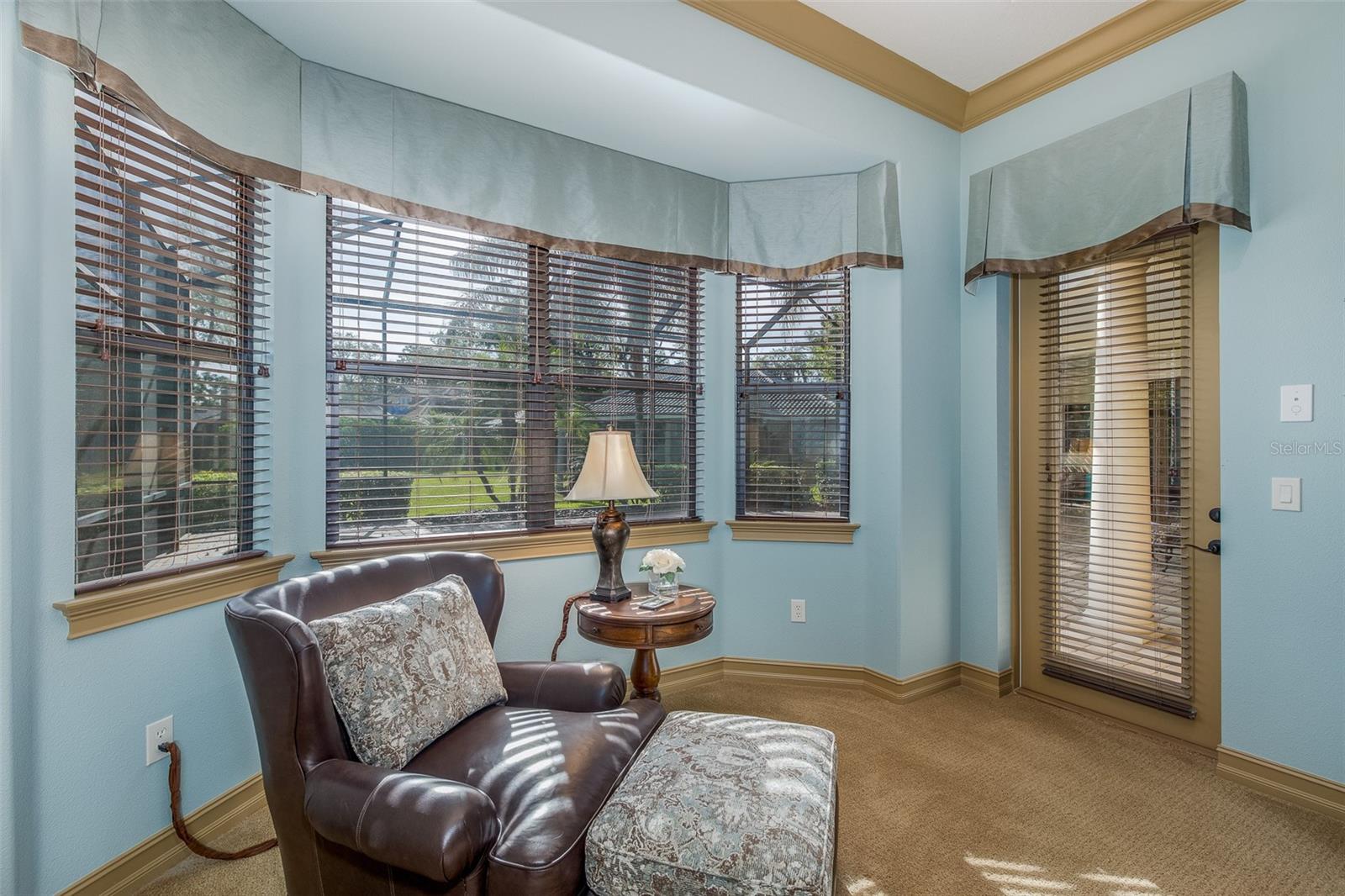 CHAMPIONS CLUB - Residential