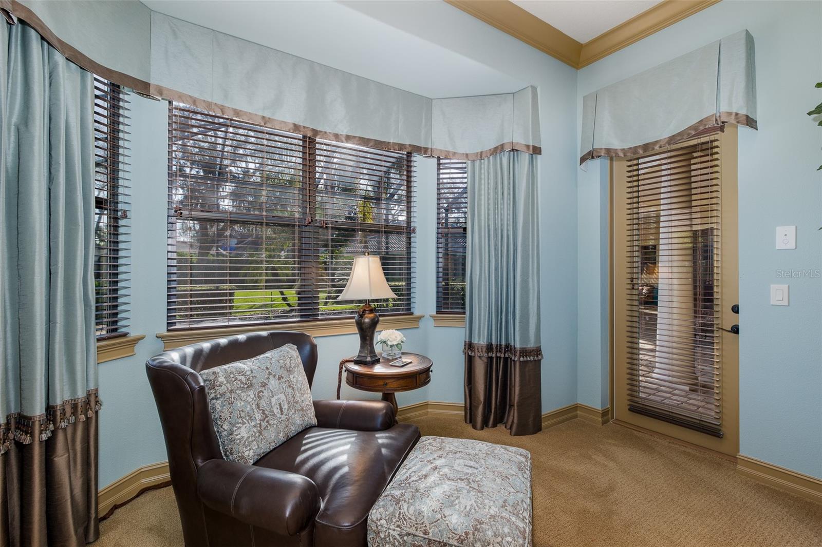 CHAMPIONS CLUB - Residential